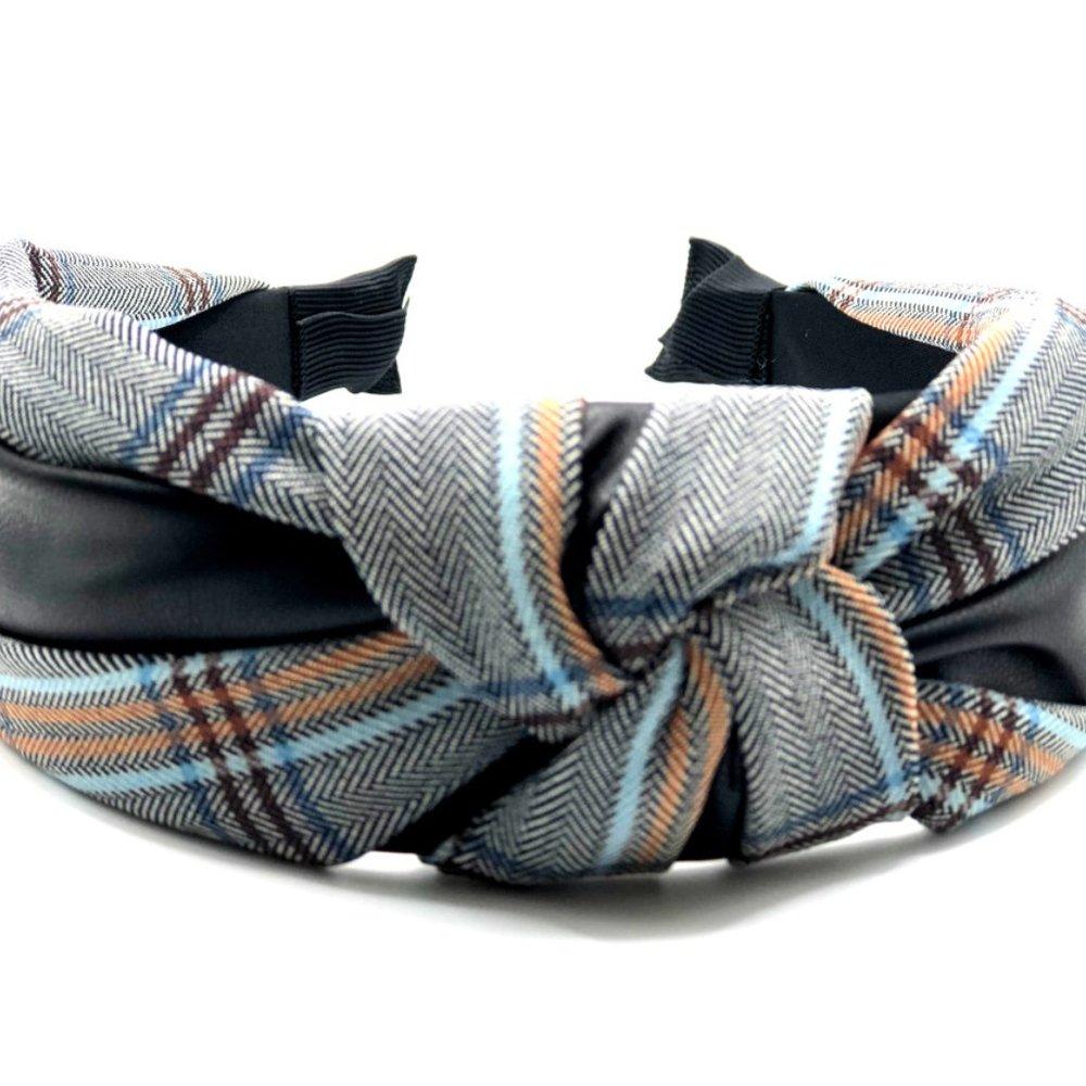 Knot Headband in Black PU Leather - Picture 2 of 3